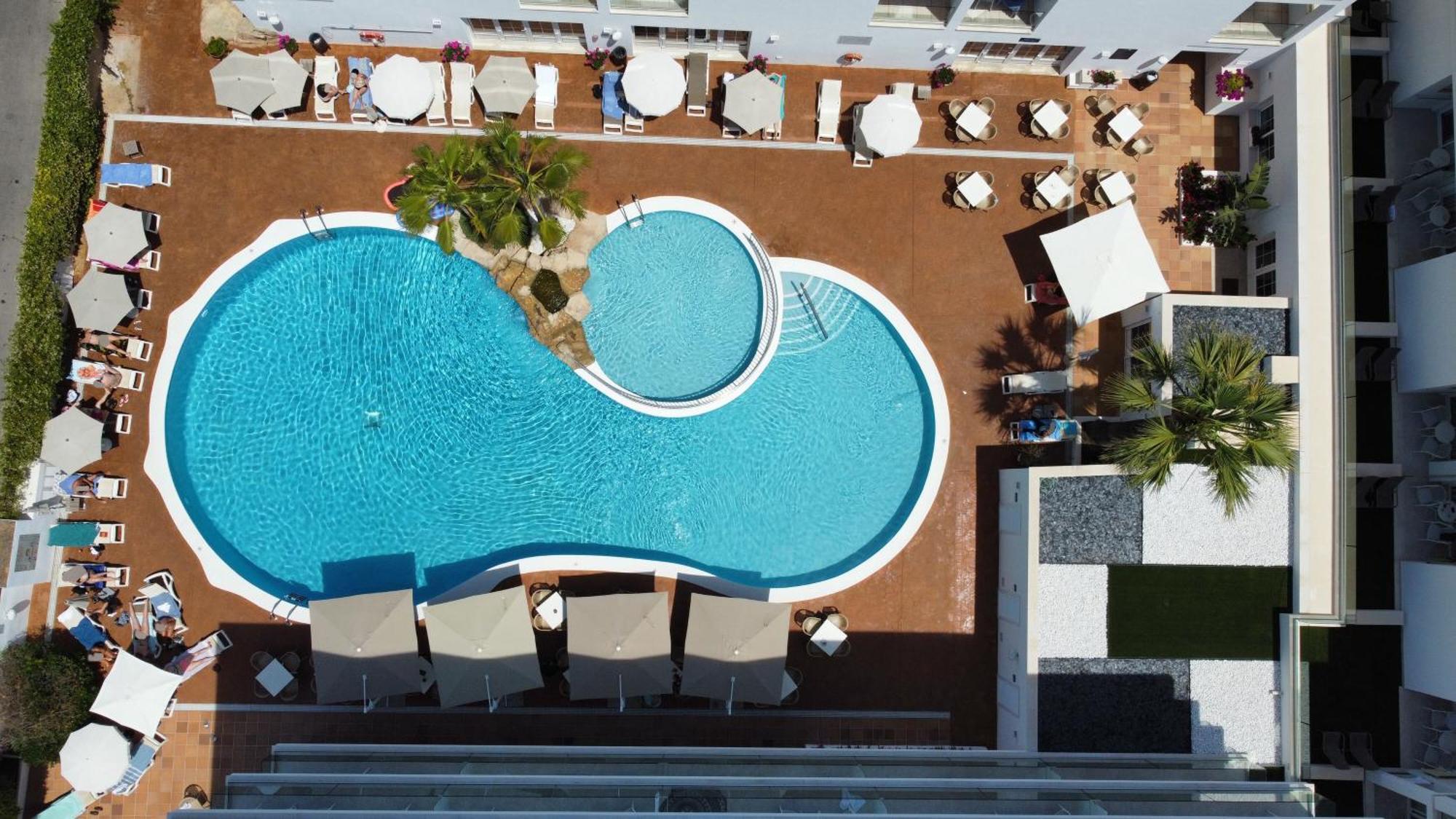 Hotel Capricho كالا راتخاذا المظهر الخارجي الصورة