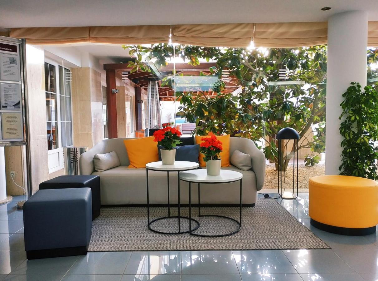 Hotel Capricho كالا راتخاذا المظهر الخارجي الصورة